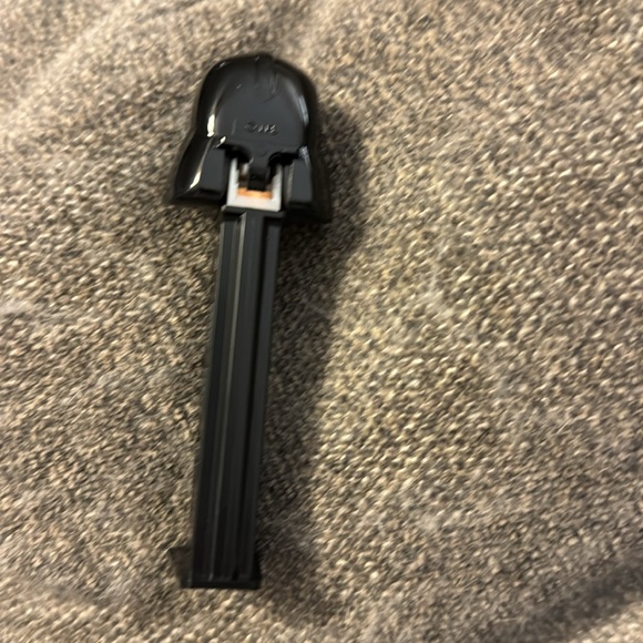 Darth Vader Star Wars PEZ dispenser 2015 - Picture 2 of 5